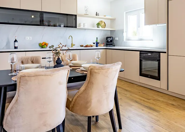 Apartment Makar Residence J