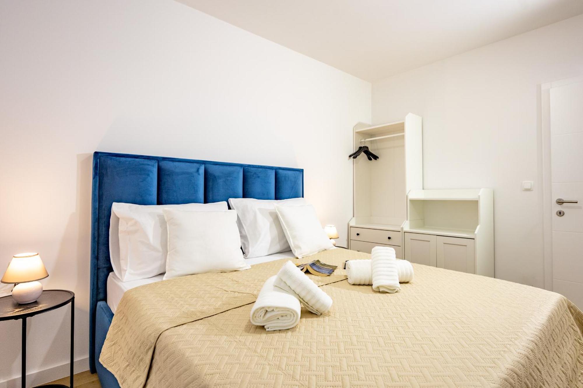 Makar J Apartment