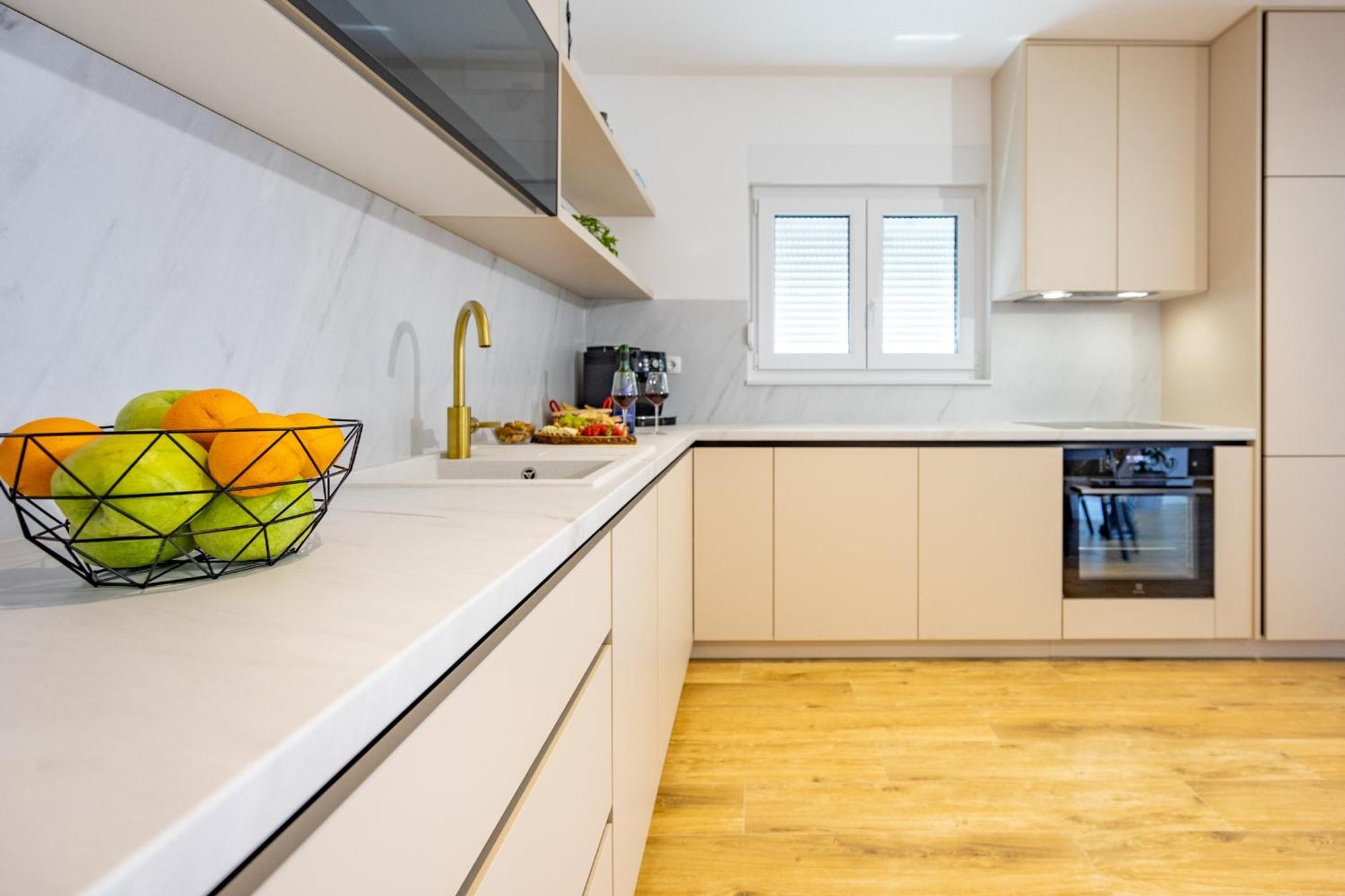 Apartment Makar J *