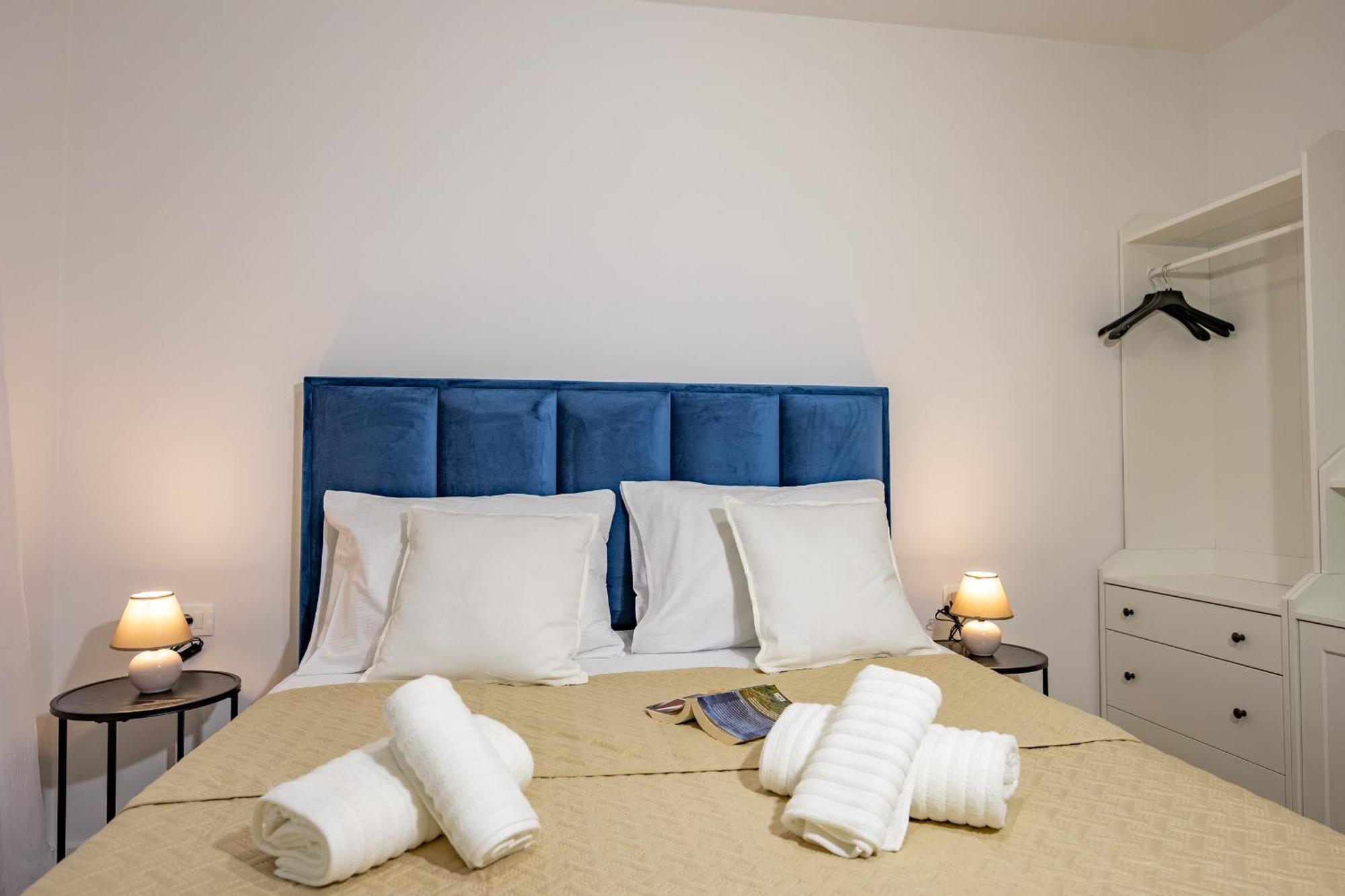 Makar J Apartment