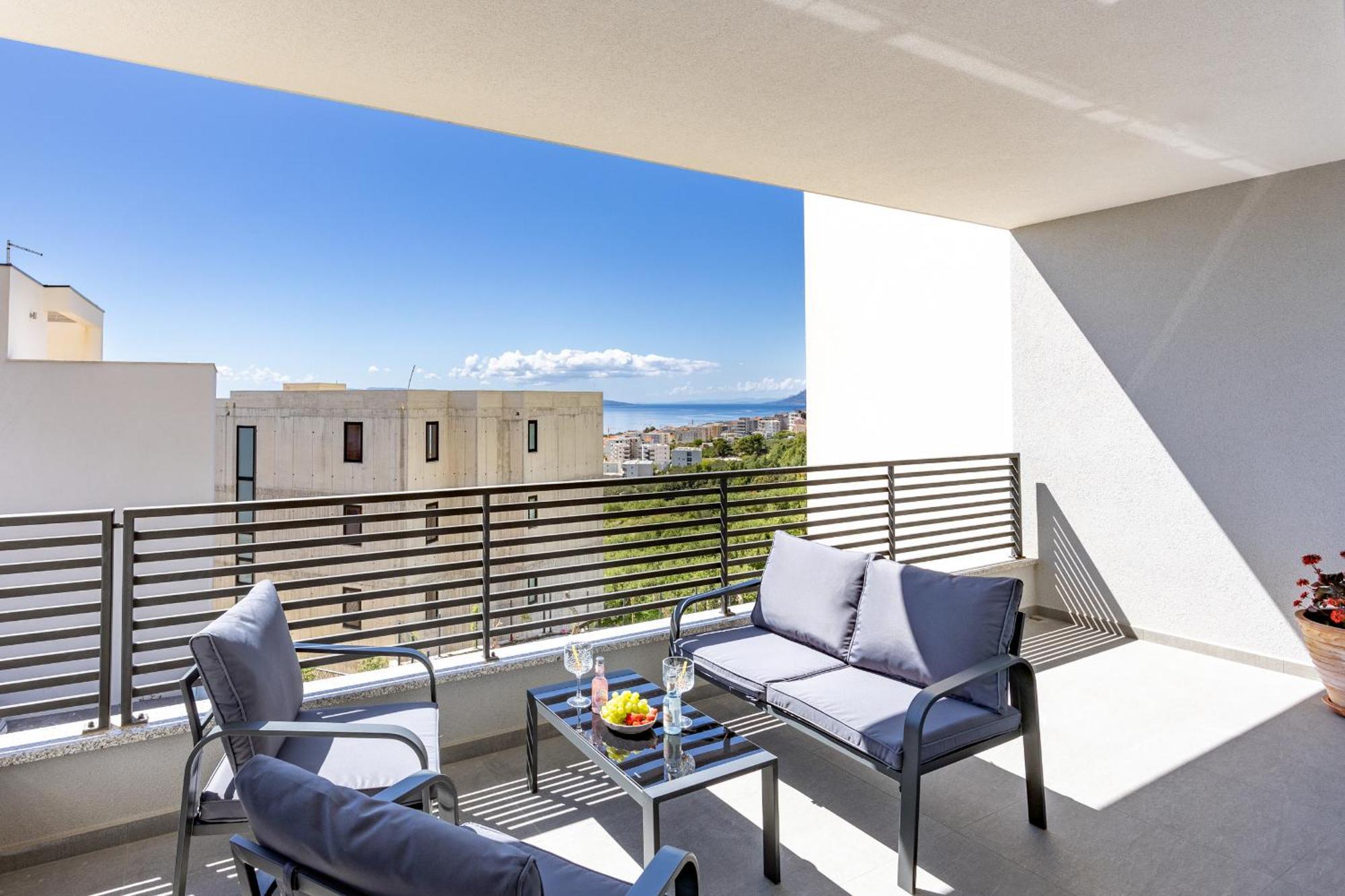Makar J Apartment