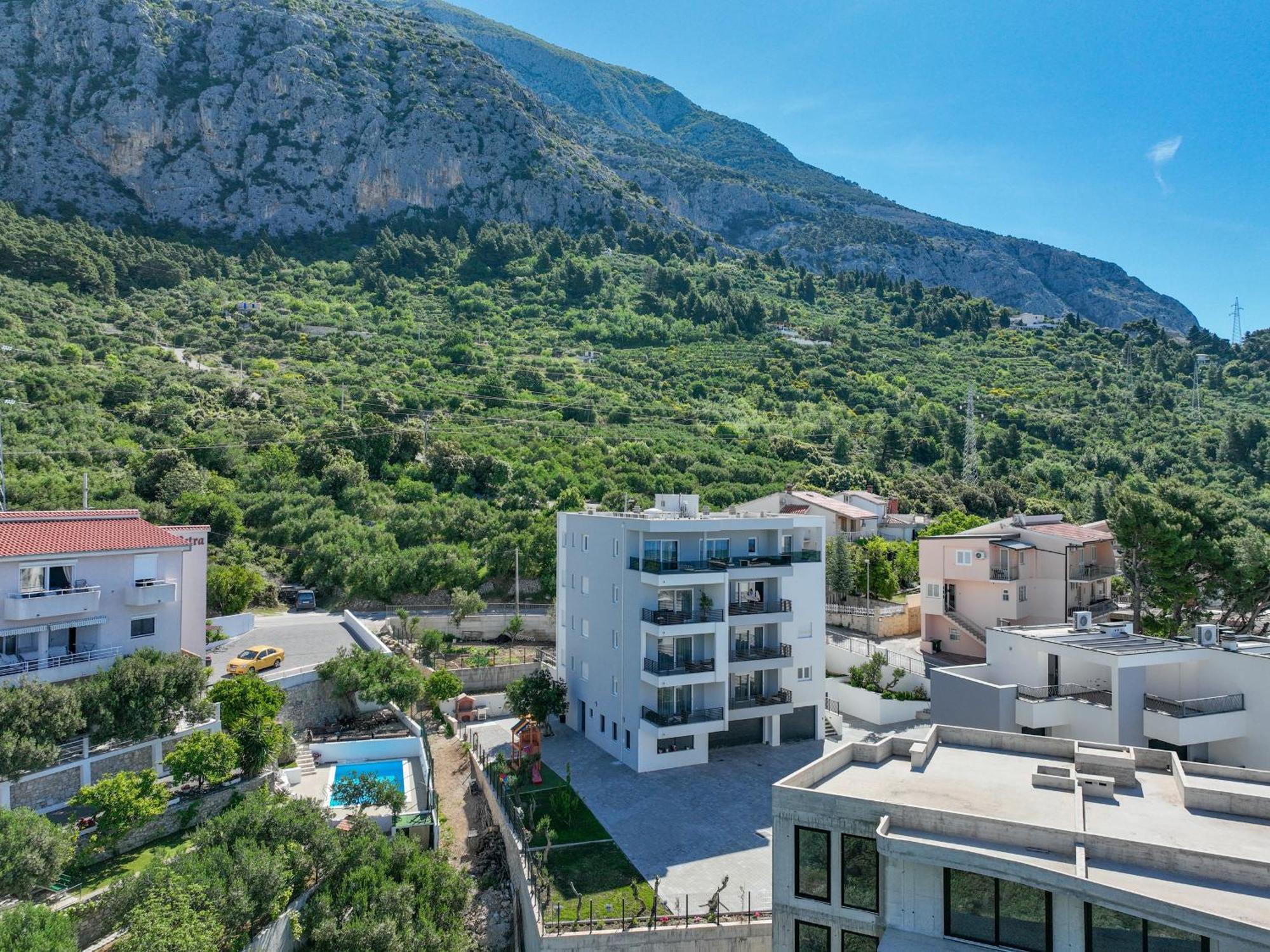 Makar J * Makarska